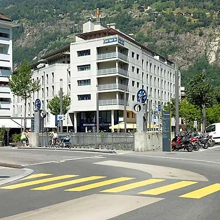 Good Night Hotel Brigue